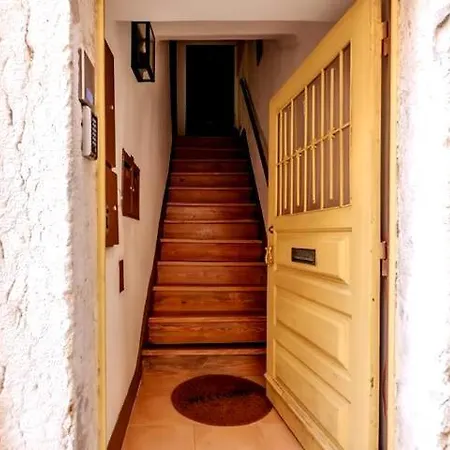 Citadel Crest 2nd Floor דירה *